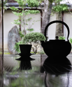 Read more about the article Surprising facts about the art of TETSUBIN, Japanese cast iron kettles